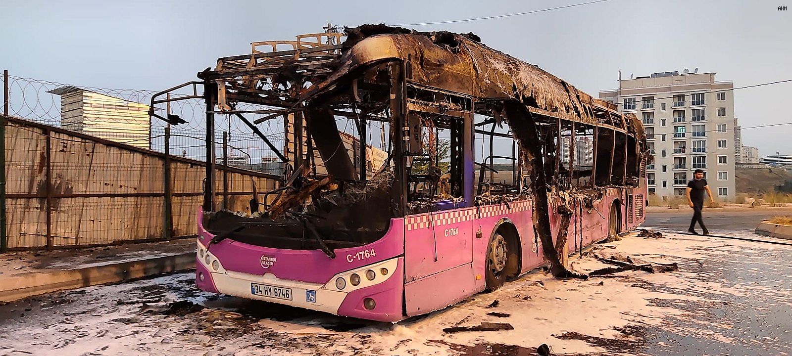 basaksehir de iett otobusu alev alev yandi asayis avcilar haber merkezi